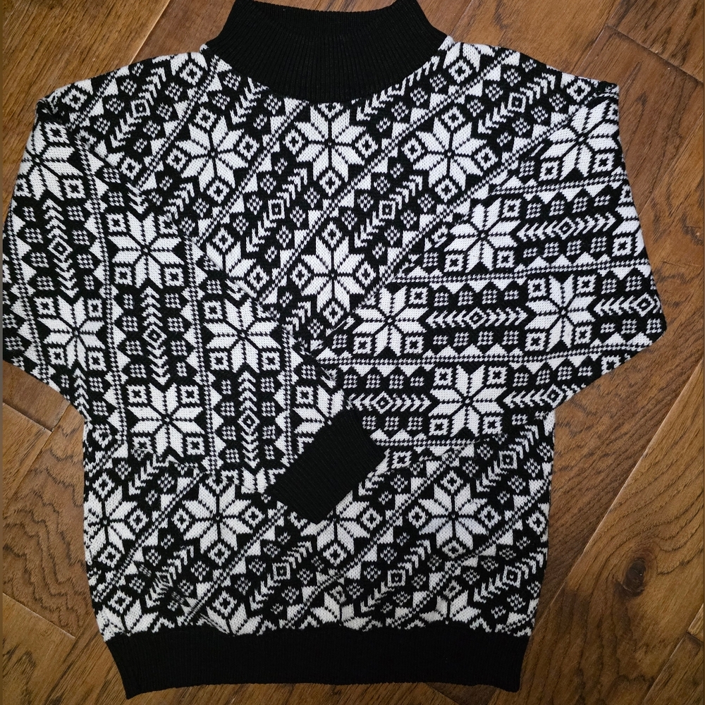VTG Black and White Patterned Sweater Womens sz Med